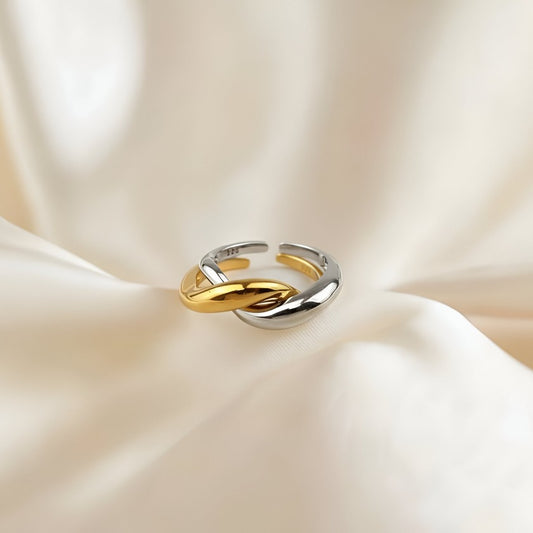 Gold Interlocking Ring